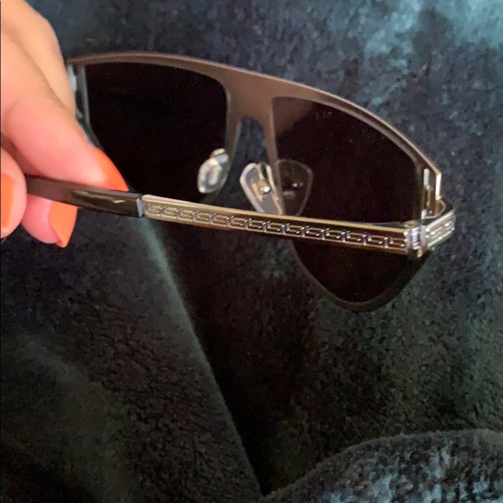 Versace sunglasses - Picture 4 of 4